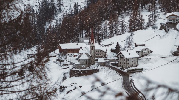 Mountain Buildings Snow Wallpaper