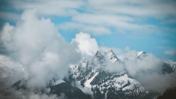Mountain Clouds Peak Wallpaper