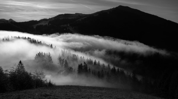 Mountain Fog Bw Wallpaper