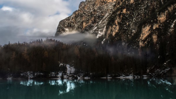 Mountain Lake Fog Wallpaper