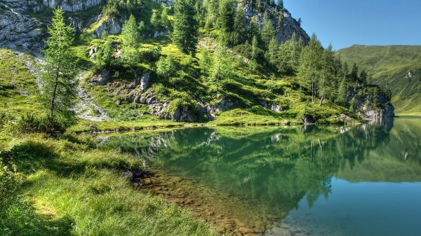 Mountain Lake Landscape Wallpaper