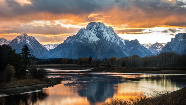 Mountain Lake Sunset wallpaper