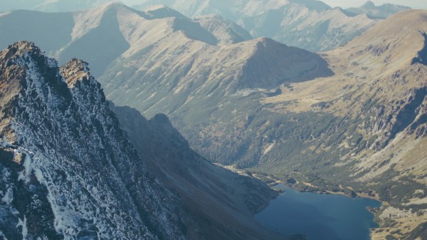 Mountain Lake Valley Wallpaper