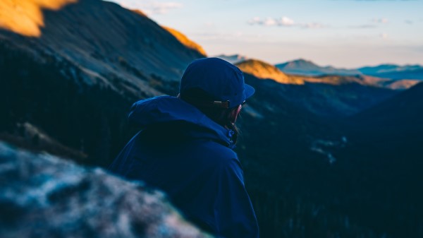 Mountain Man Cap Jacket Top Wallpaper