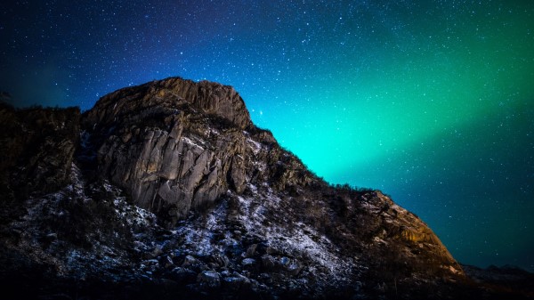 Mountain Night Northern Lights Wallpaper