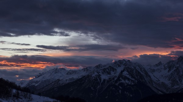 Mountain Peak Clouds Wallpaper
