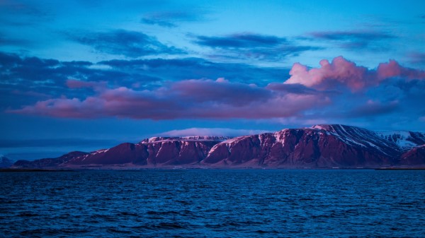 Mountain Sea Clouds Wallpaper