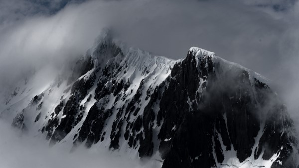 Mountain Snow Fog Wallpaper