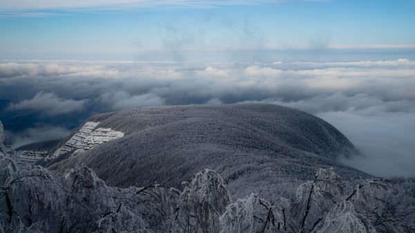 Mountain Winter Clouds Wallpaper
