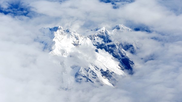 Mountains Clouds Sky Tops Wallpaper