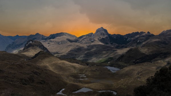 Mountains Clouds Sunset Wallpaper