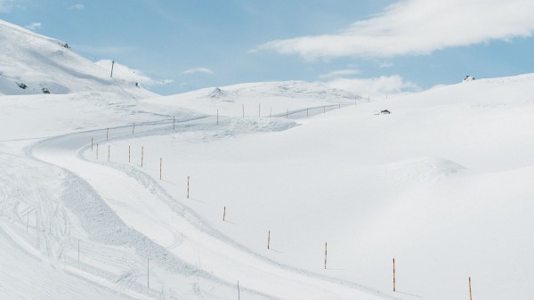 Mountains Descent Ski Slope Wallpaper
