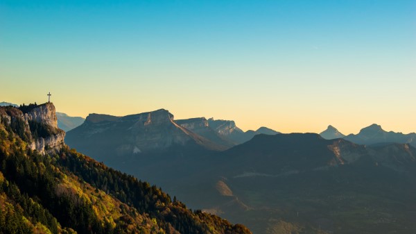 Mountains Distance Landscape Wallpaper