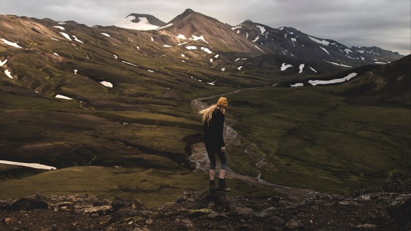 Mountains Girl Trip Wallpaper