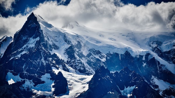 Mountains High Snow Wallpaper
