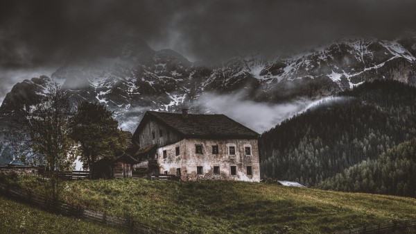 Mountains House Old Wallpaper