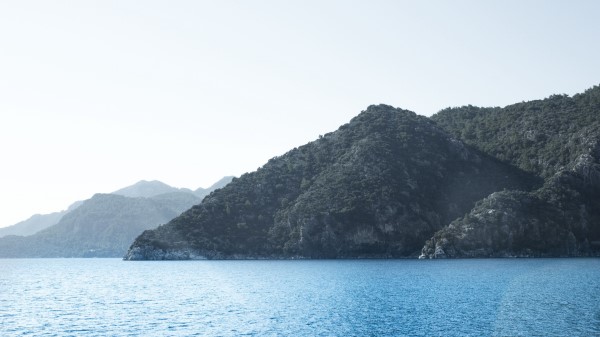 Mountains Lake Sky Island Wallpaper