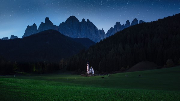 Mountains Lawn Night Wallpaper