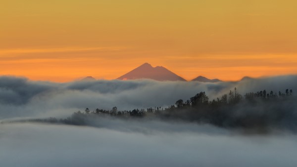 Mountains Peaks Clouds Cb Wallpaper