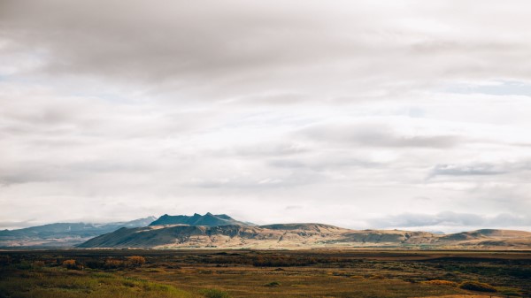 Mountains Plain Foothills Wallpaper