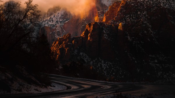 Mountains Road Turn Wallpaper