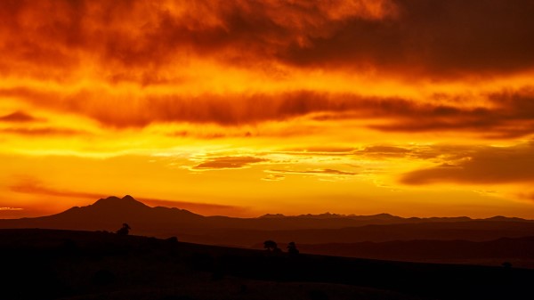 Mountains Silhouette Sunset Wallpaper