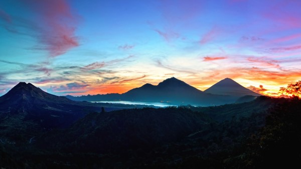 Mountains Sky Bali Sunrise Wallpaper