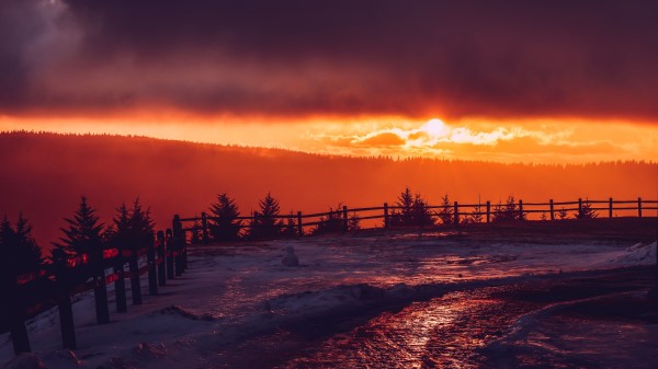 Mountains Snow Sunset Wallpaper