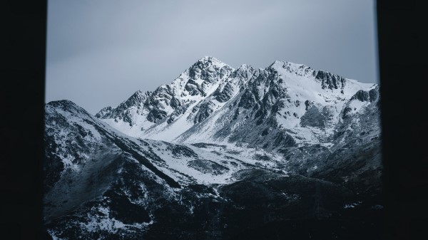 Mountains Snowy Peaks Wallpaper