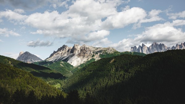 Mountains Summer Grass Clouds Wallpaper