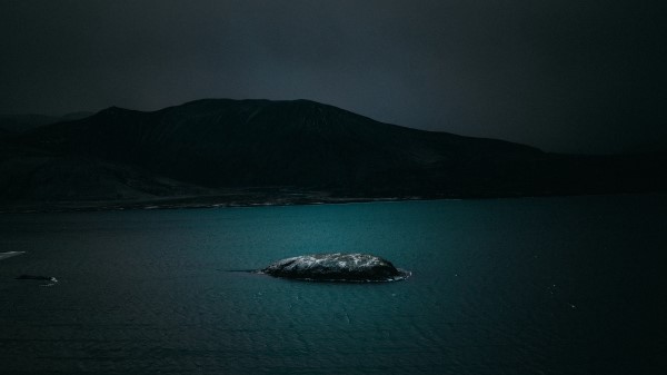 Mountains Water Blocks Wallpaper