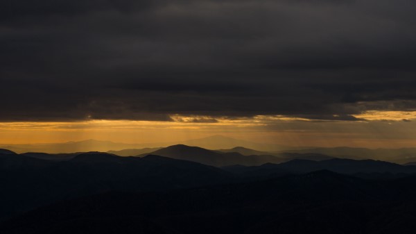 Night Mountains Clouds Wallpaper
