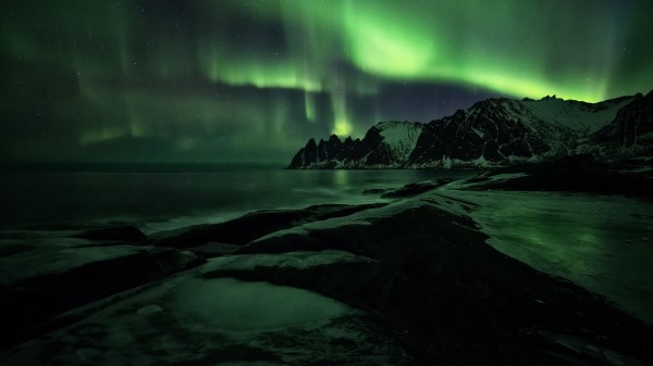 Northern Lights Mountains Shore Snow Wallpaper