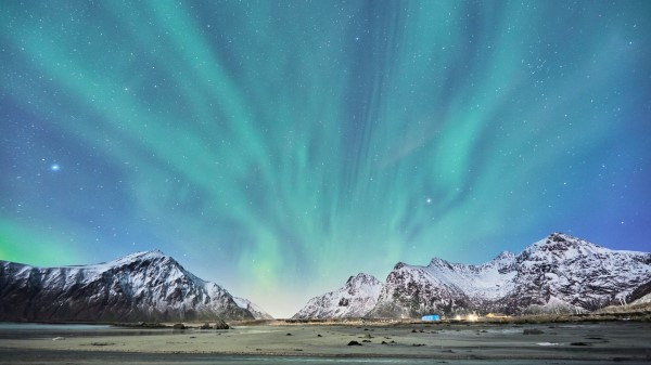 Northern Lights Mountains Snow Wallpaper