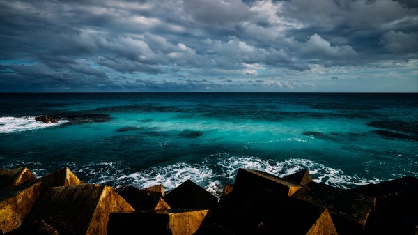 Ocean Surf Horizon Wallpaper