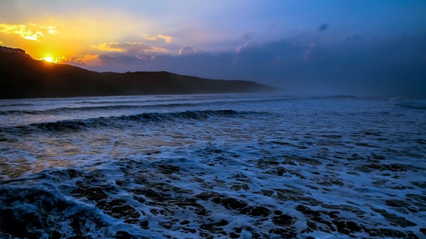 Ocean Waves Sunset Wallpaper