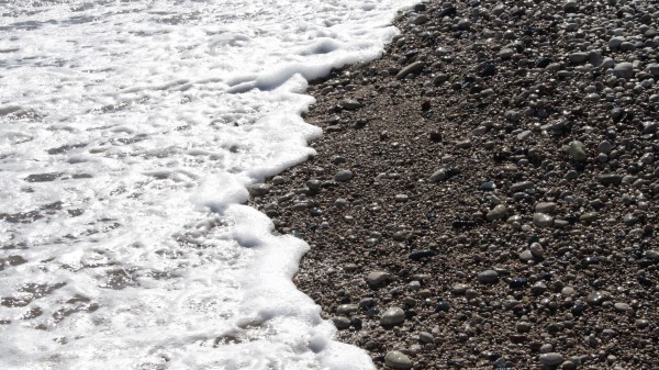 Pebble Stones Sea Waves Whisper Foa Wallpaper