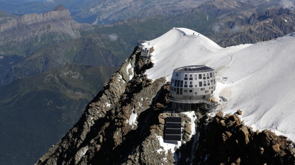 Refuge Du Gouter Mountain Hotel France Mountains Wallpaper