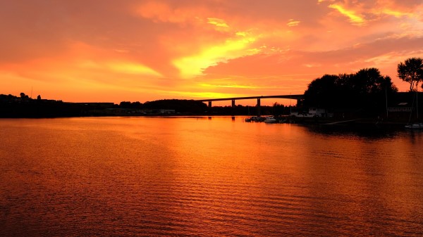 River Sunset Ripple Wallpaper
