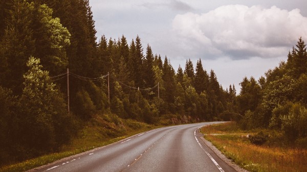 Road Marking Distance F Wallpaper