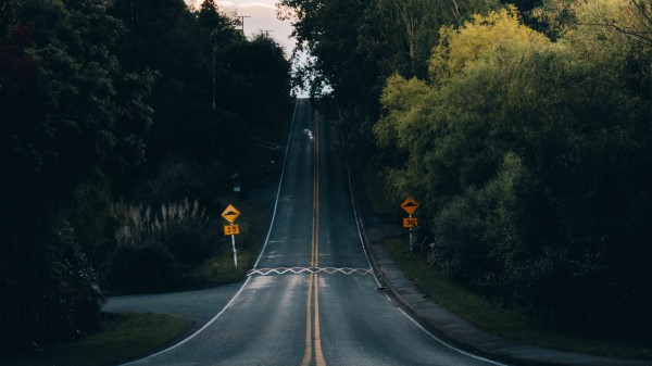 Road Marking Rise Wallpaper