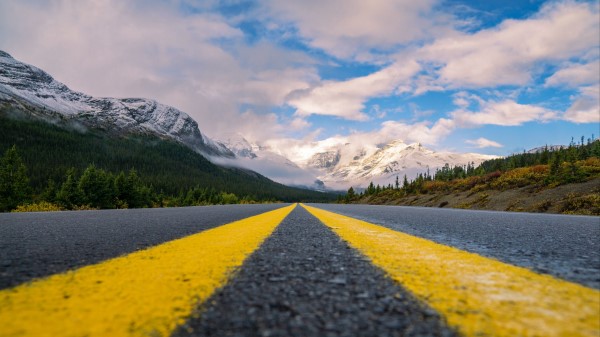 Road Mountains Marking Gg Wallpaper