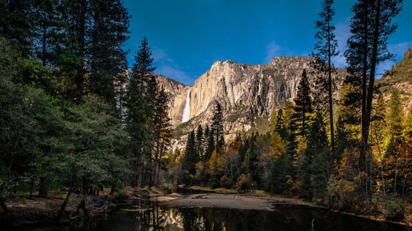 Rocks Lake Landscape Wallpaper