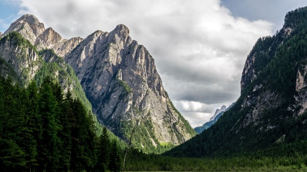 Rocks Mountains Lake Wallpaper