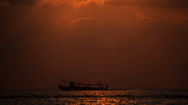 Sea Horizon Ship Image Wallpaper