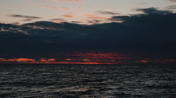 Sea Horizon Sunset Clouds Wallpaper