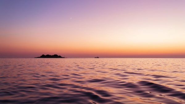 Sea Island Twilight Wallpaper