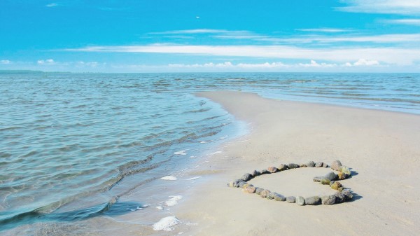 Sea Love Romance Sun Water Sand Rocks Clouds Landscape Wallpaper