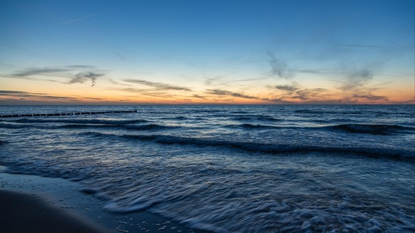Sea Shore Waves Sky Wallpaper