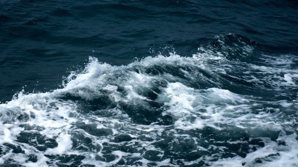 Sea Waves Foam Spray Wallpaper